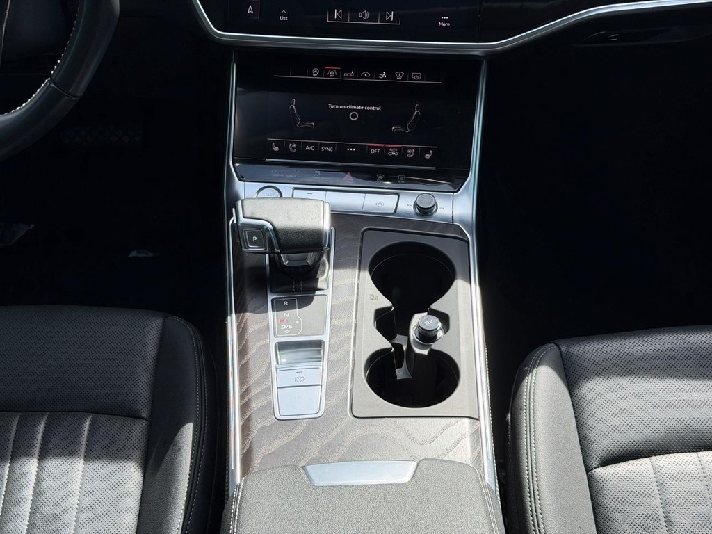 Audi A7 Vehicle Full-screen Gallery Image 14