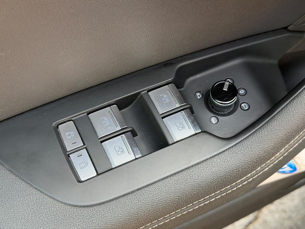 Audi A7 Vehicle Full-screen Gallery Image 16