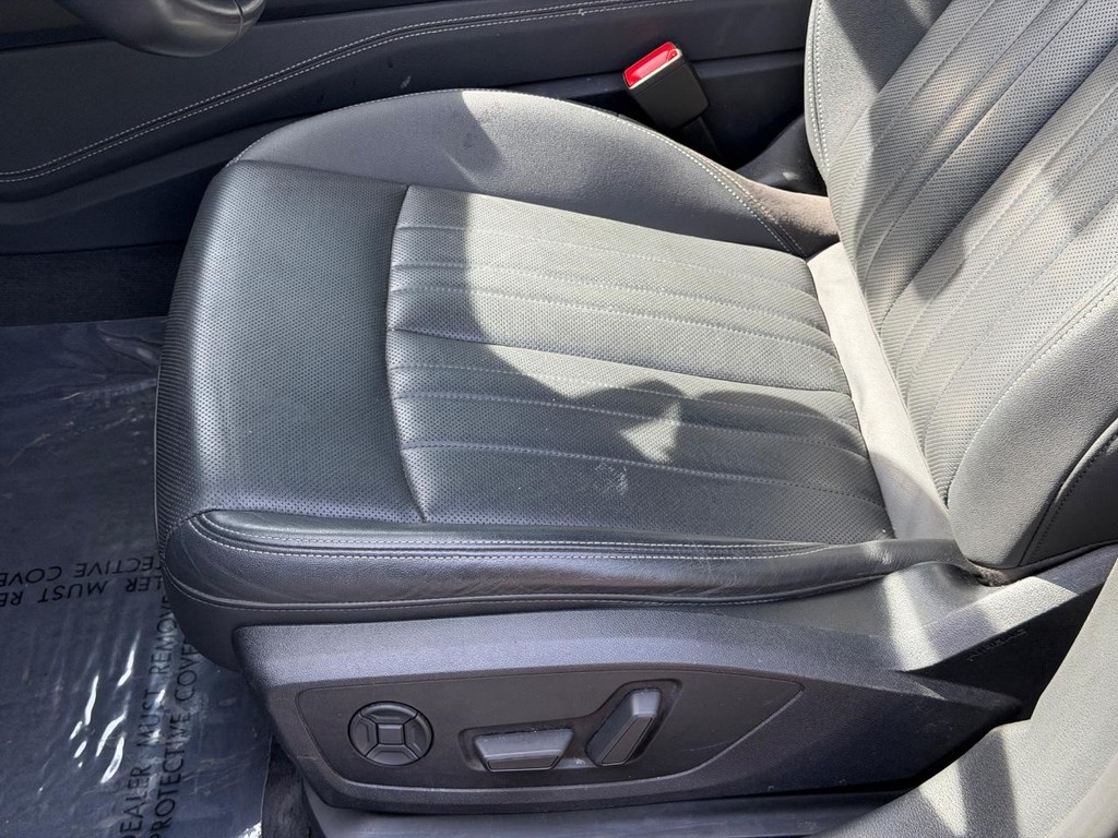 Audi A7 Vehicle Full-screen Gallery Image 23