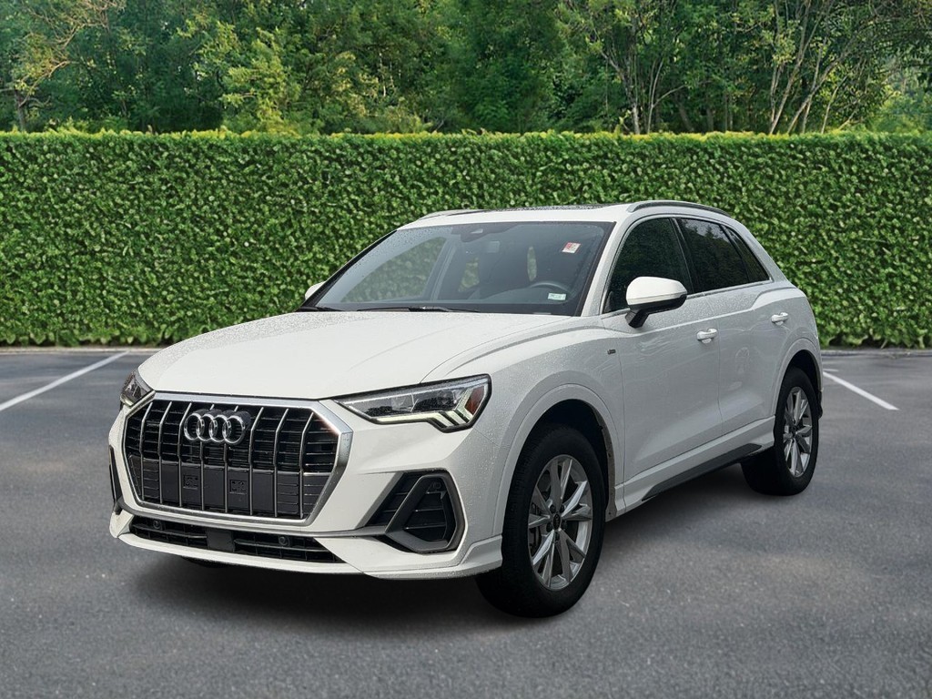 Audi Q3 Vehicle Full-screen Gallery Image 08