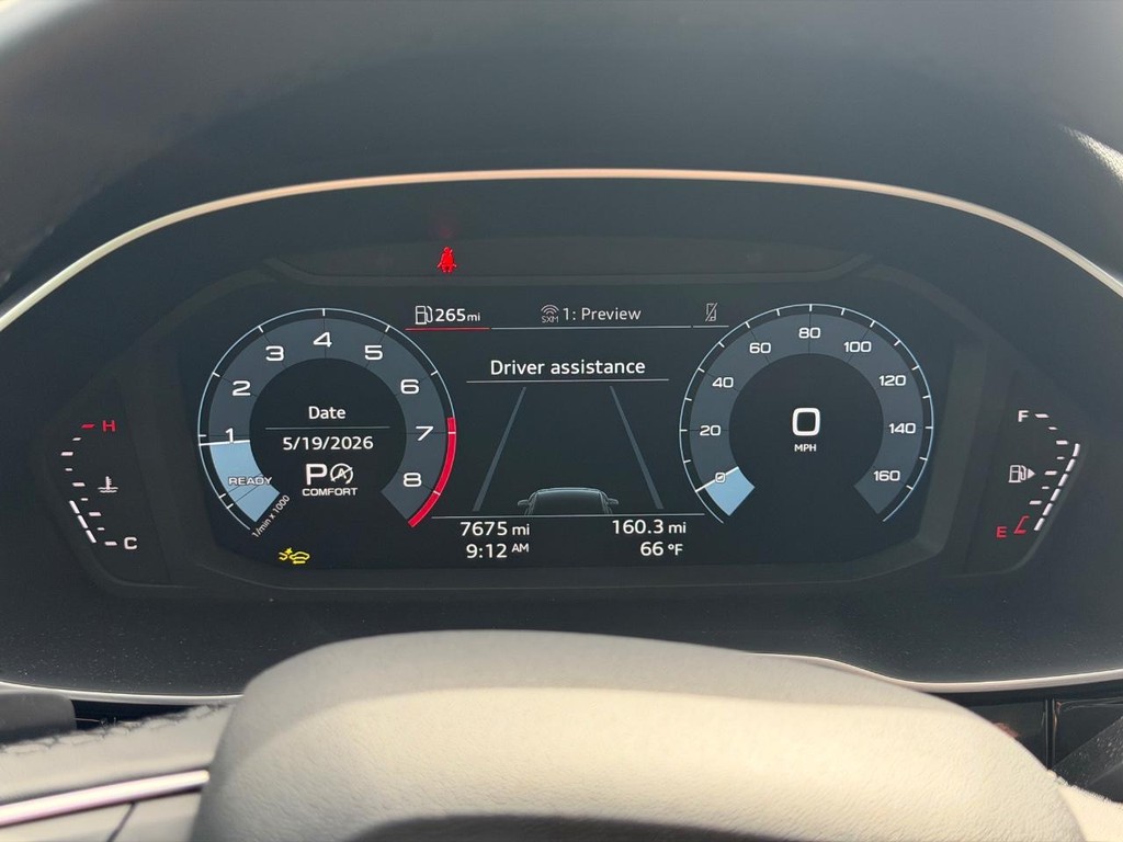 Audi Q3 Vehicle Full-screen Gallery Image 19