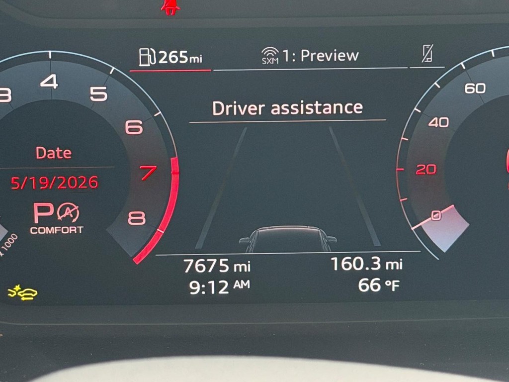 Audi Q3 Vehicle Full-screen Gallery Image 20