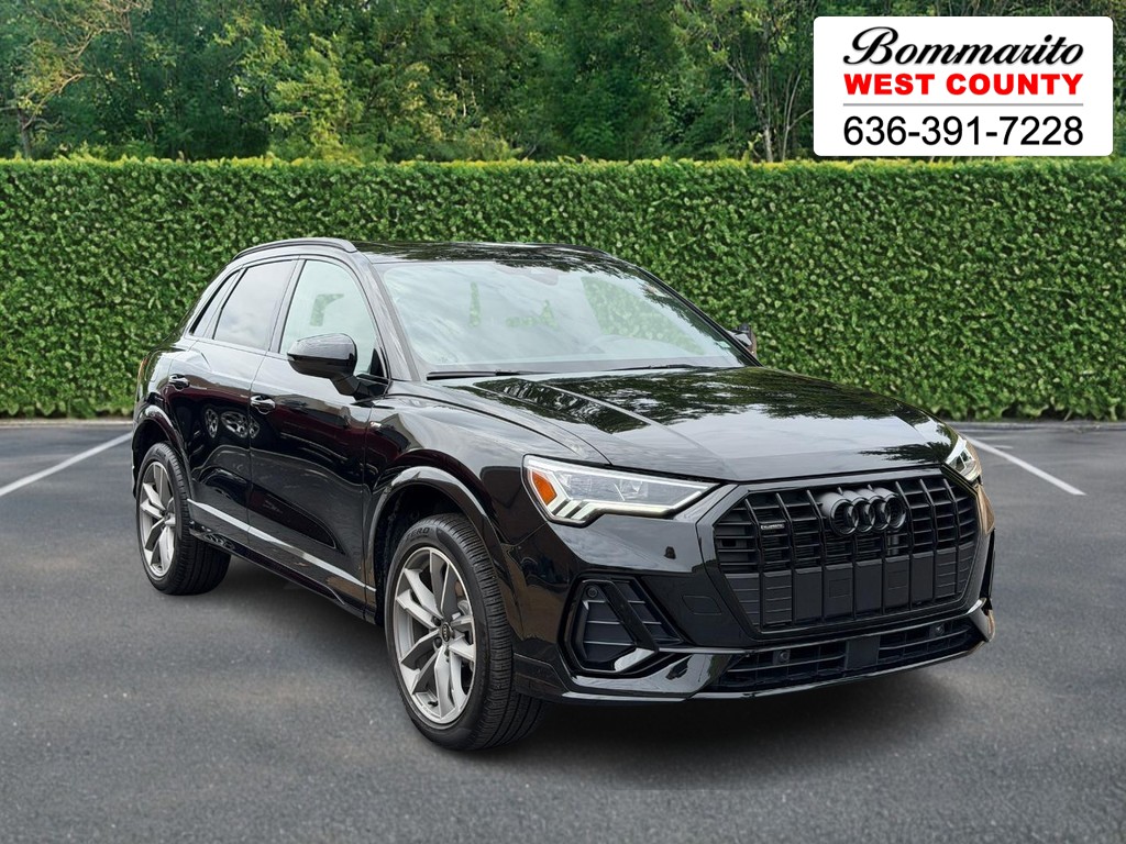 Audi Q3 Vehicle Full-screen Gallery Image 01