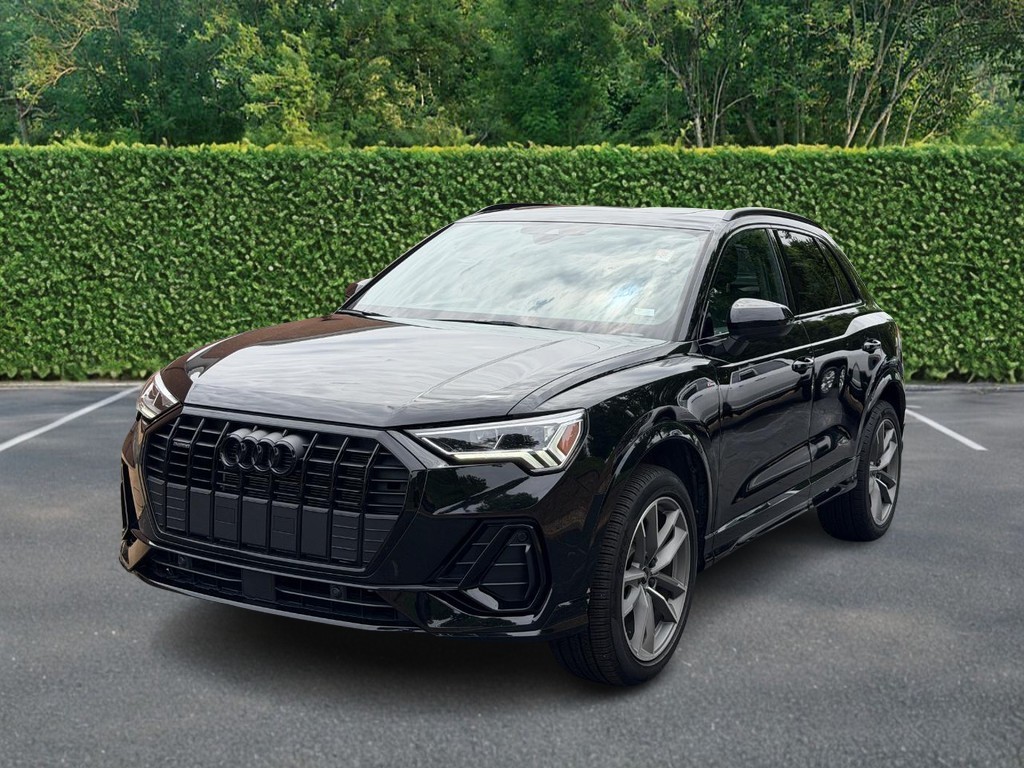 Audi Q3 Vehicle Full-screen Gallery Image 08