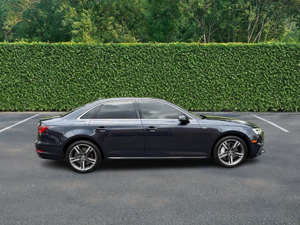 Audi A4 Vehicle Full-screen Gallery Image 02