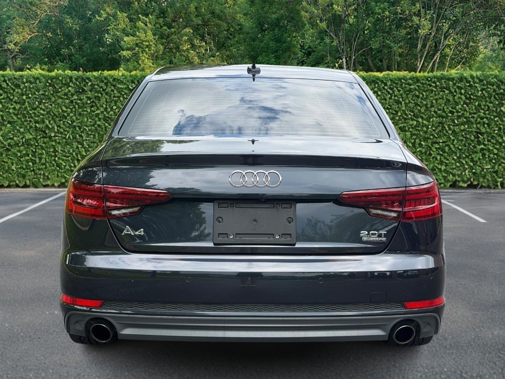 Audi A4 Vehicle Full-screen Gallery Image 05