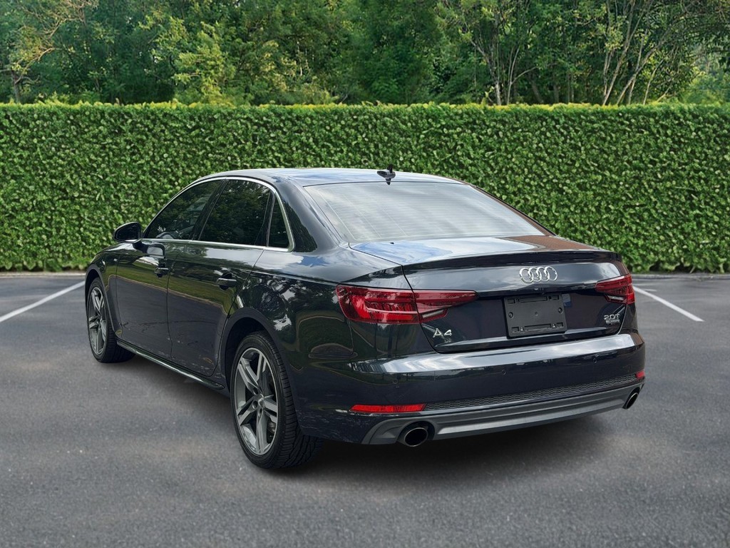 Audi A4 Vehicle Full-screen Gallery Image 06