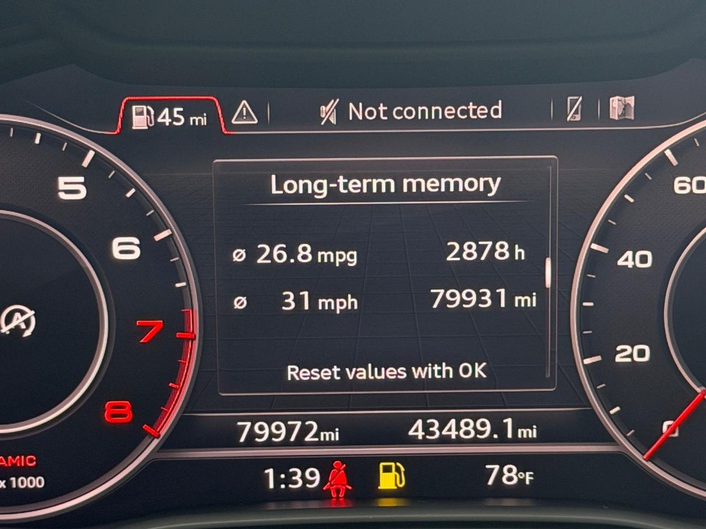 Audi A4 Vehicle Full-screen Gallery Image 21