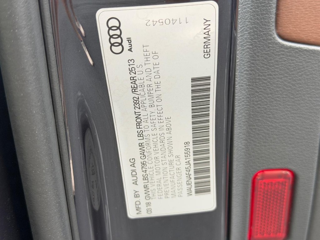 Audi A4 Vehicle Full-screen Gallery Image 25