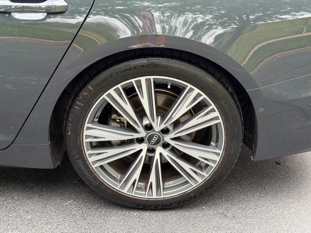 Audi A6 Sedan Vehicle Full-screen Gallery Image 07