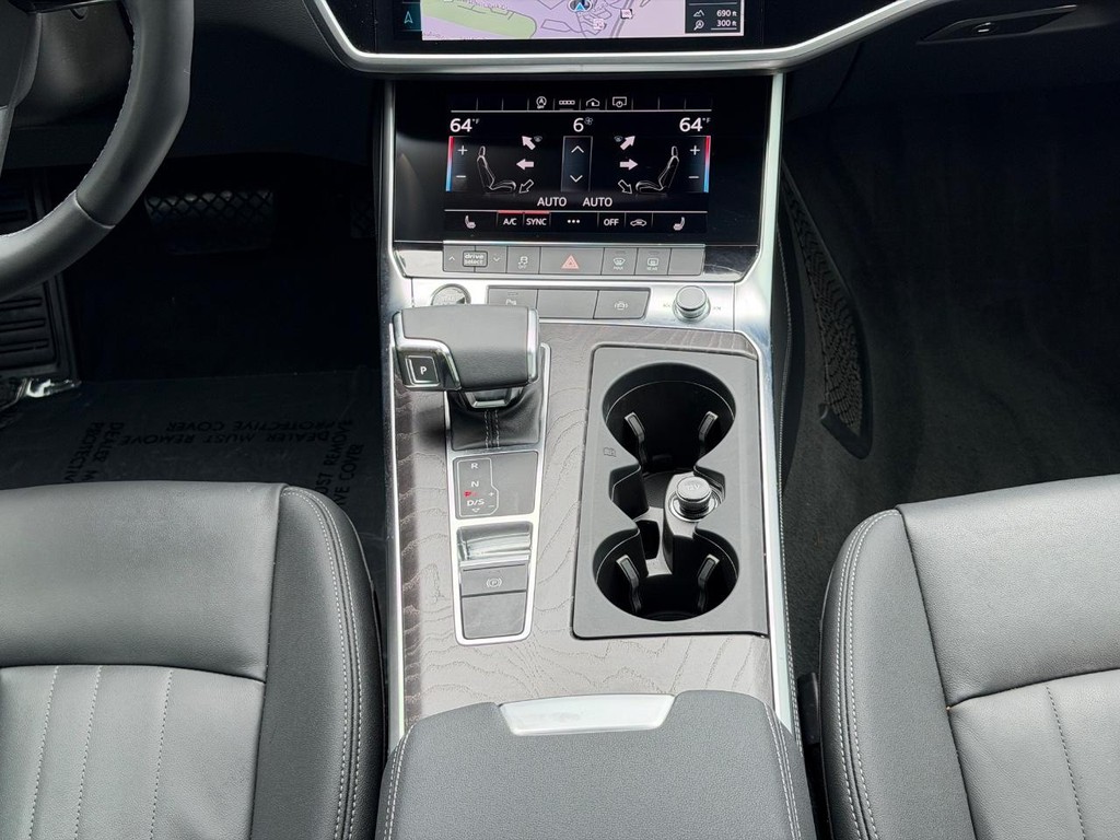 Audi A6 Sedan Vehicle Full-screen Gallery Image 14
