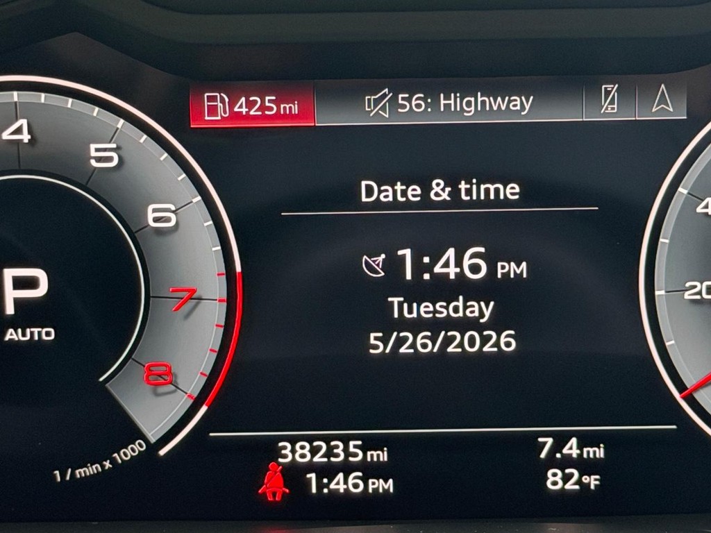 Audi A6 Sedan Vehicle Full-screen Gallery Image 20