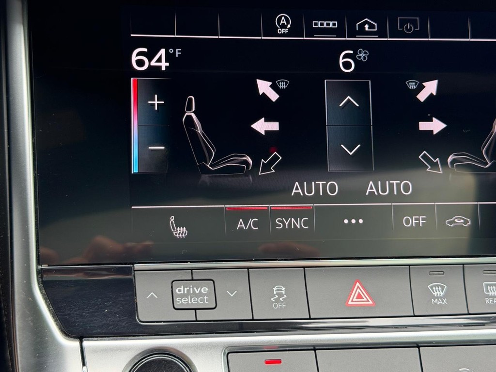 Audi A6 Sedan Vehicle Full-screen Gallery Image 22