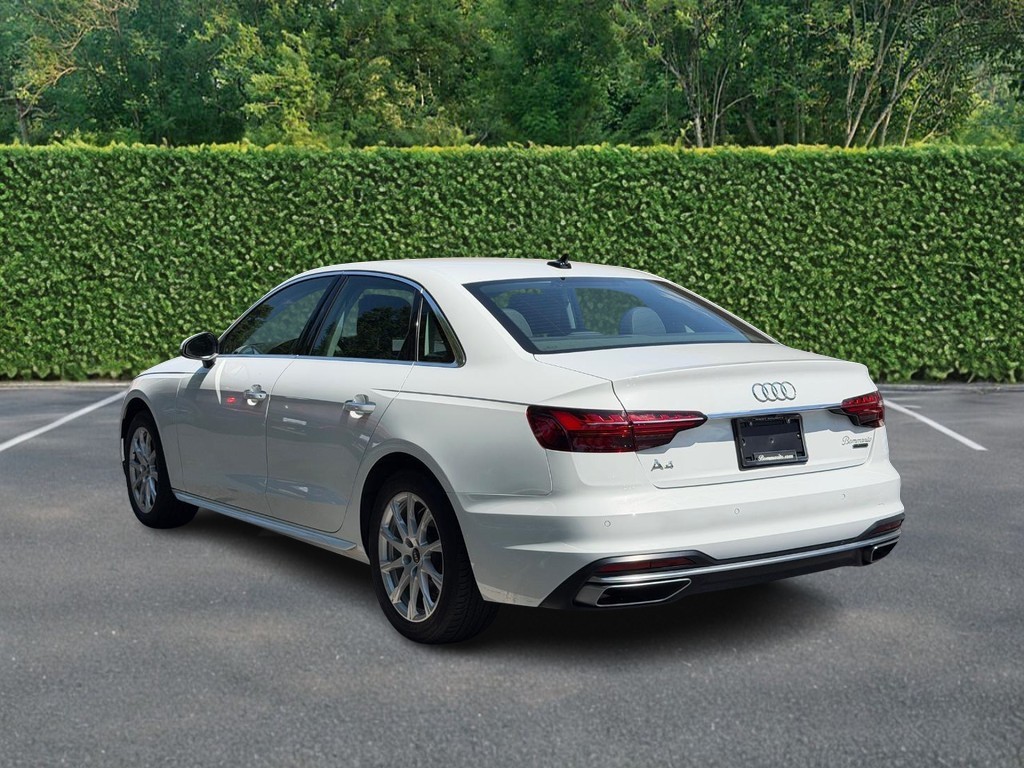 Audi A4 Sedan Vehicle Full-screen Gallery Image 06