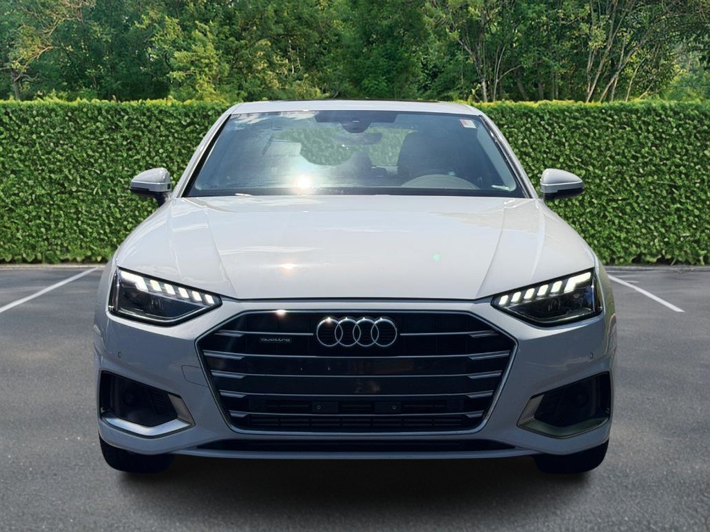 Audi A4 Sedan Vehicle Full-screen Gallery Image 09