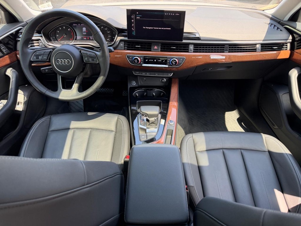Audi A4 Sedan Vehicle Full-screen Gallery Image 11
