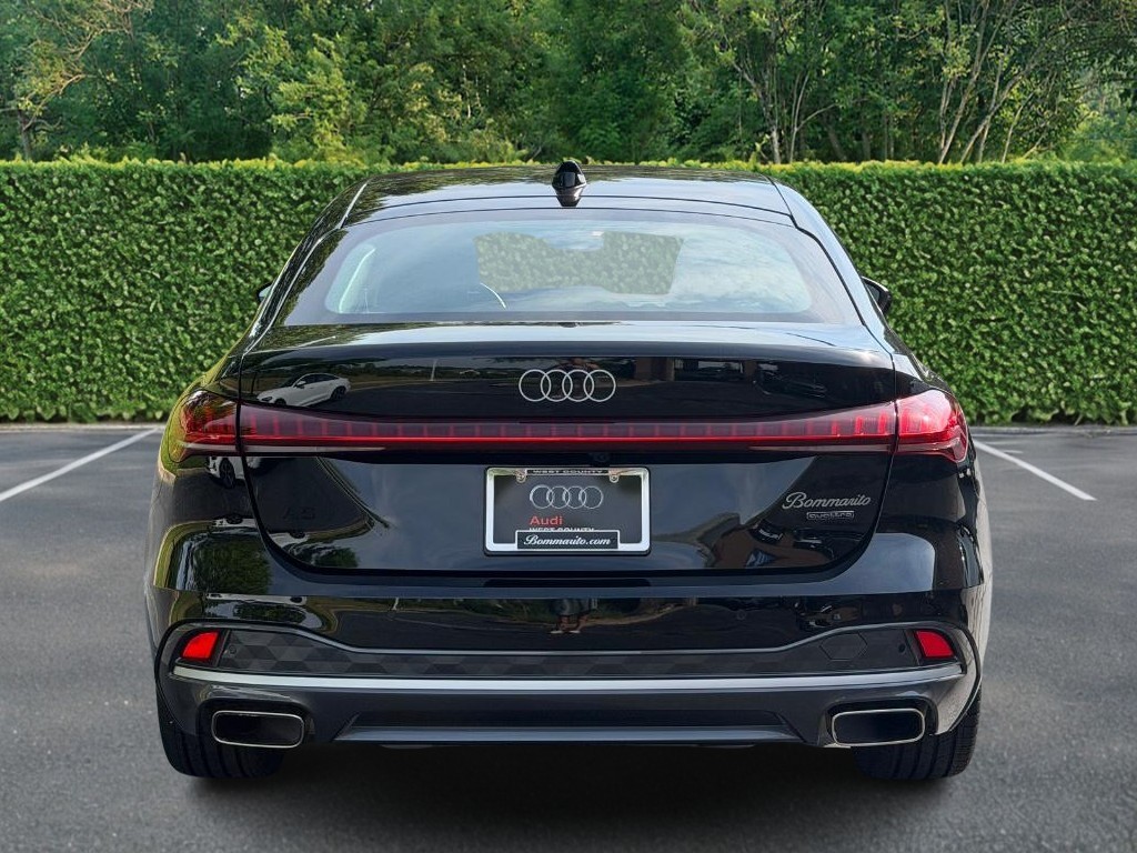 Audi A5 Vehicle Full-screen Gallery Image 05
