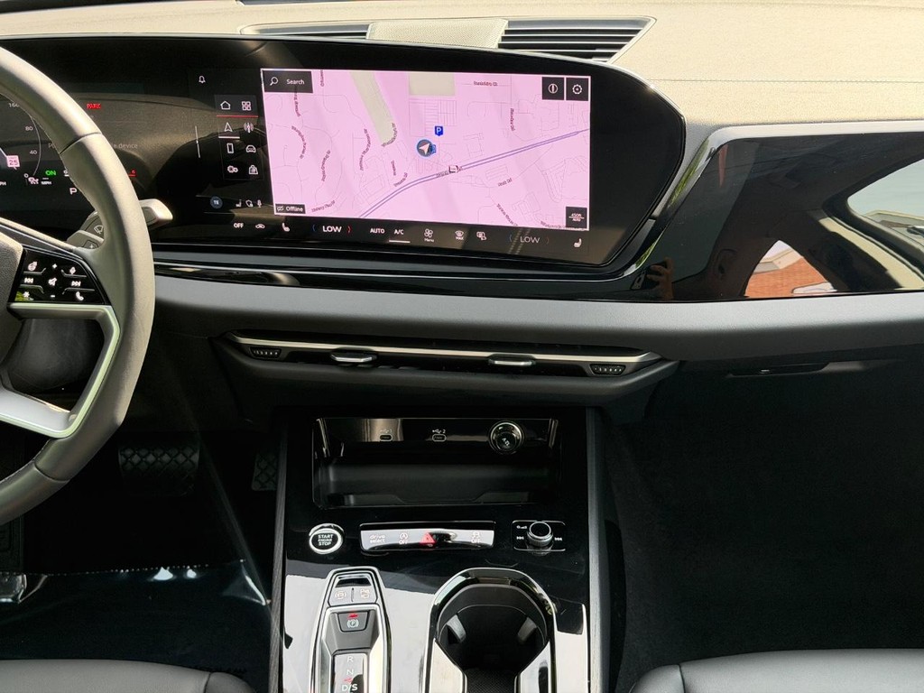 Audi A5 Vehicle Full-screen Gallery Image 13