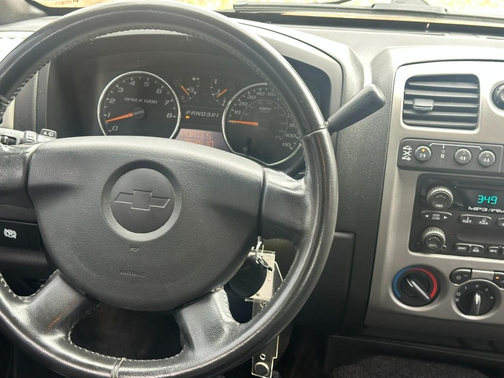 Chevrolet Colorado Vehicle Full-screen Gallery Image 11
