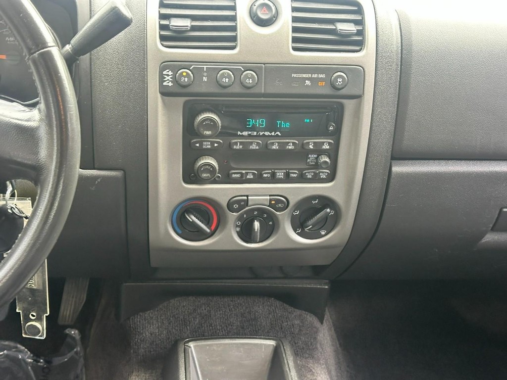 Chevrolet Colorado Vehicle Full-screen Gallery Image 12