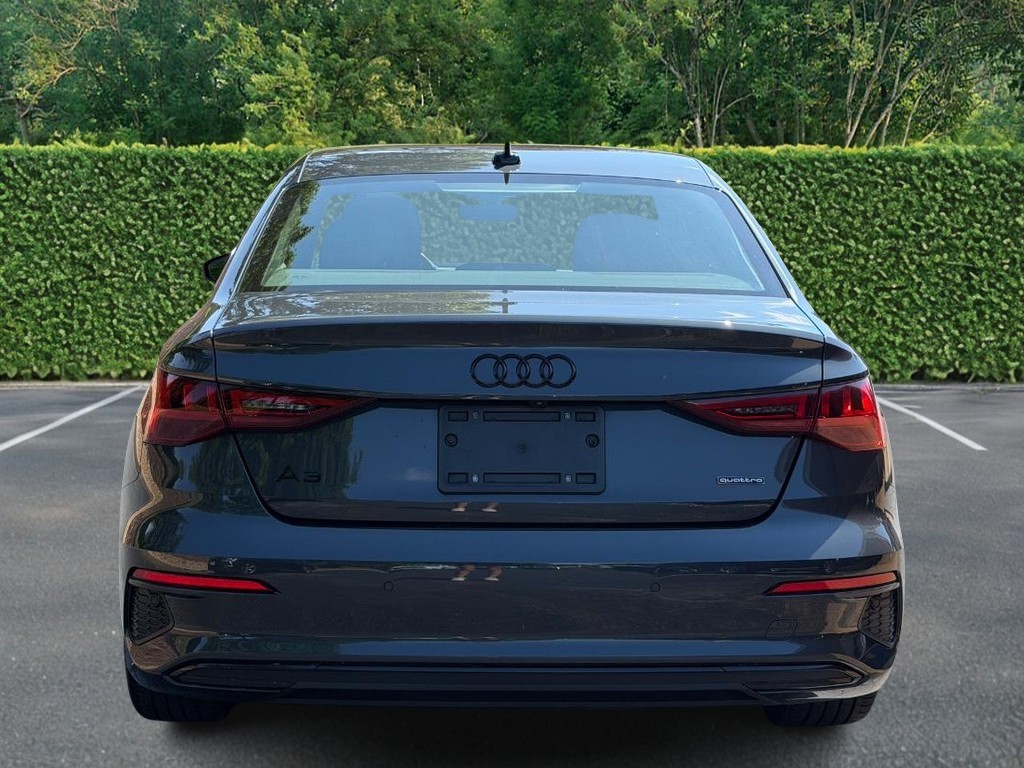 Audi A3 Vehicle Full-screen Gallery Image 05