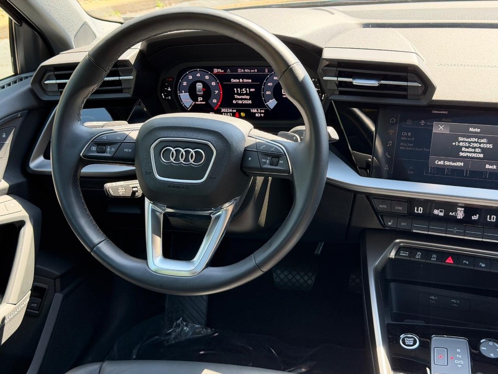 Audi A3 Vehicle Full-screen Gallery Image 12