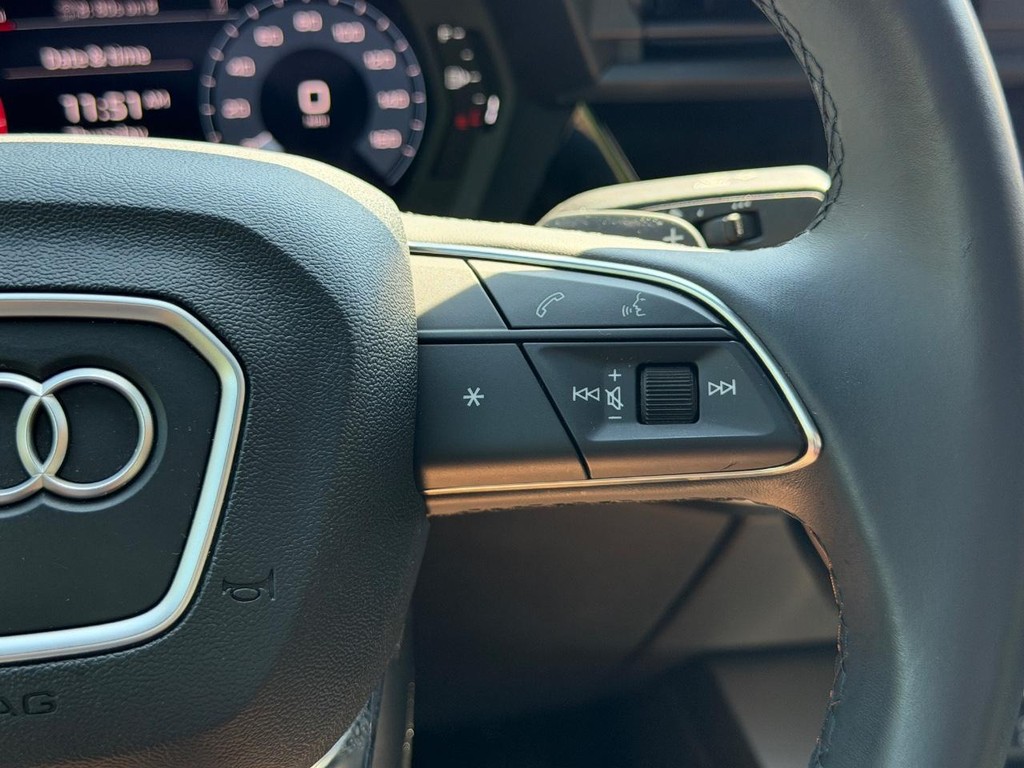 Audi A3 Vehicle Full-screen Gallery Image 18