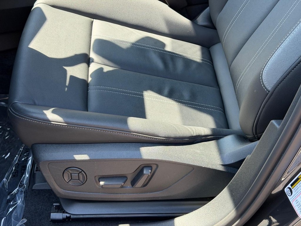 Audi A3 Vehicle Full-screen Gallery Image 23