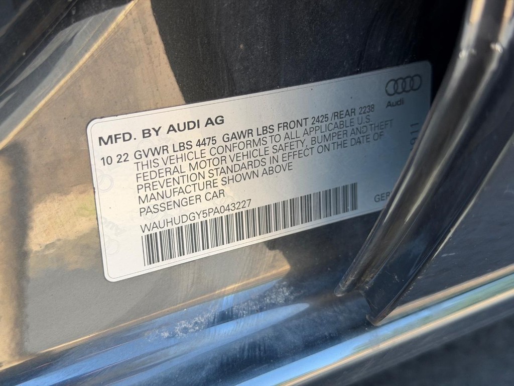Audi A3 Vehicle Full-screen Gallery Image 24