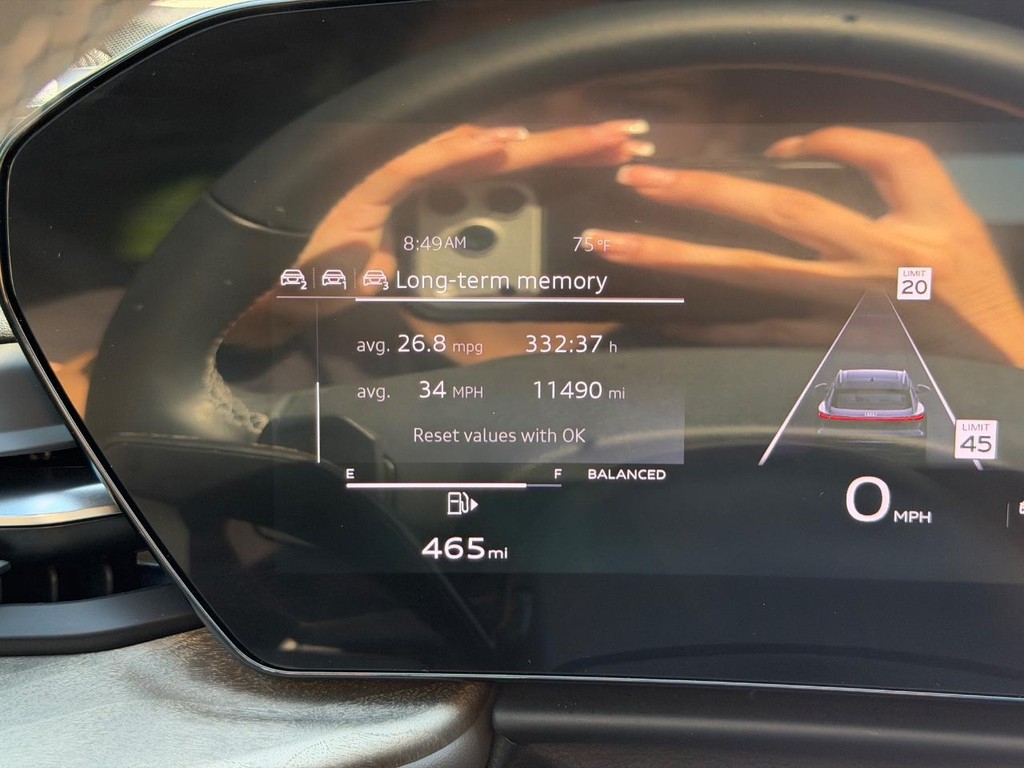 Audi Q5 Vehicle Full-screen Gallery Image 18