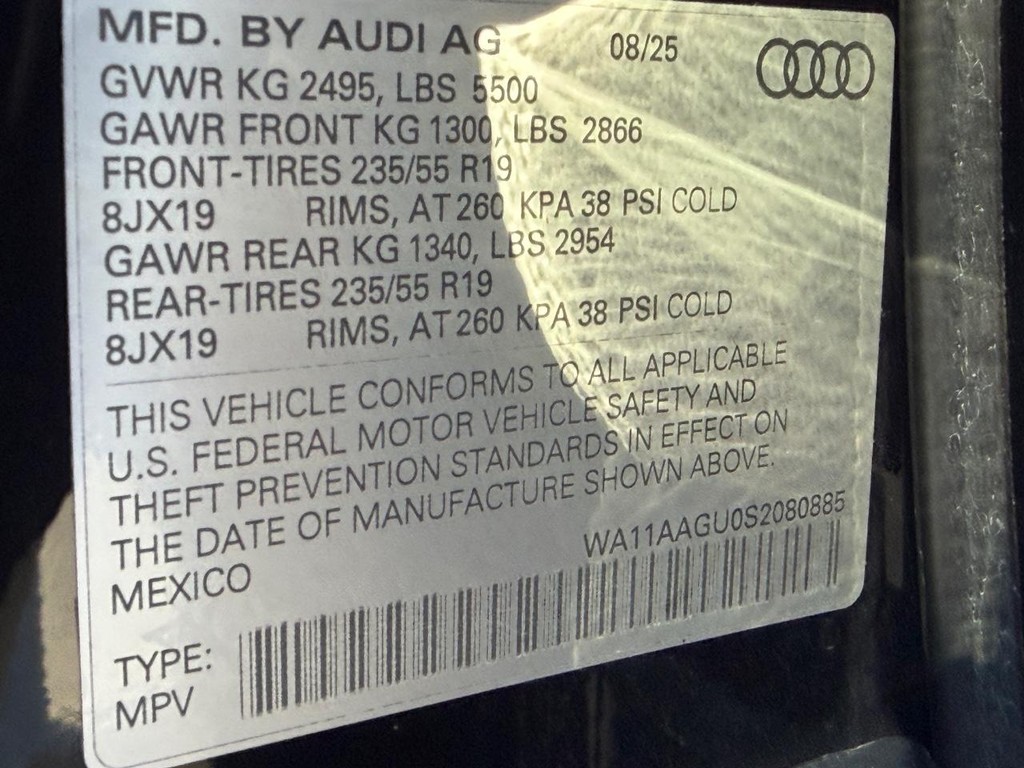 Audi Q5 Vehicle Full-screen Gallery Image 21