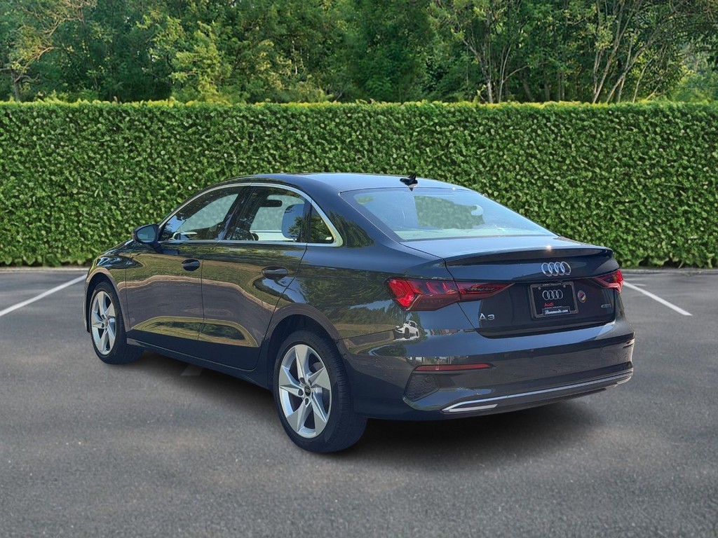 Audi A3 Vehicle Full-screen Gallery Image 06