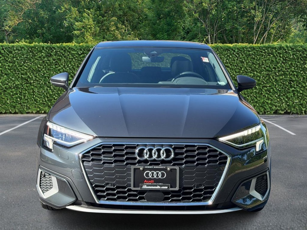 Audi A3 Vehicle Full-screen Gallery Image 09