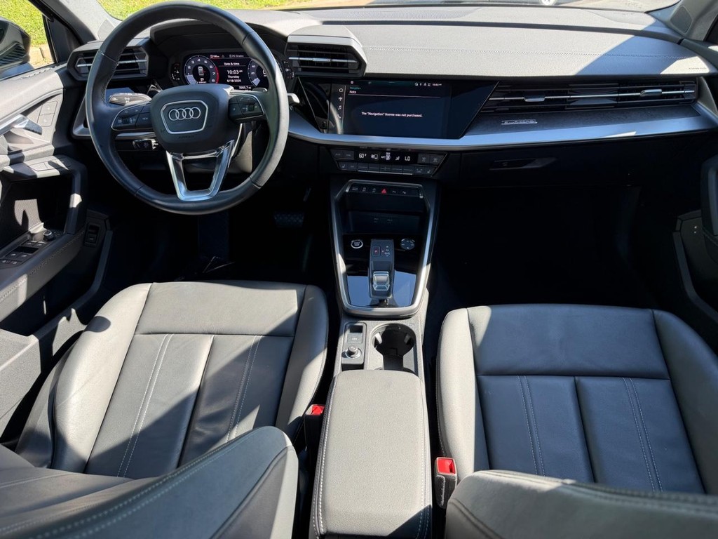 Audi A3 Vehicle Full-screen Gallery Image 11