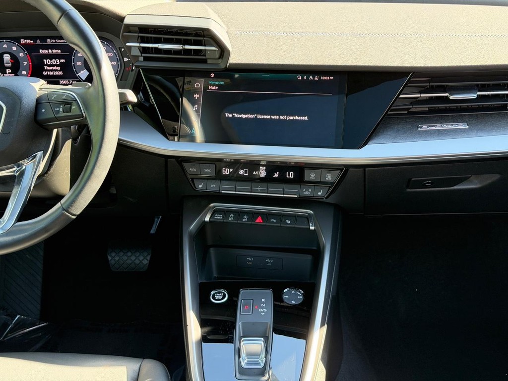 Audi A3 Vehicle Full-screen Gallery Image 13