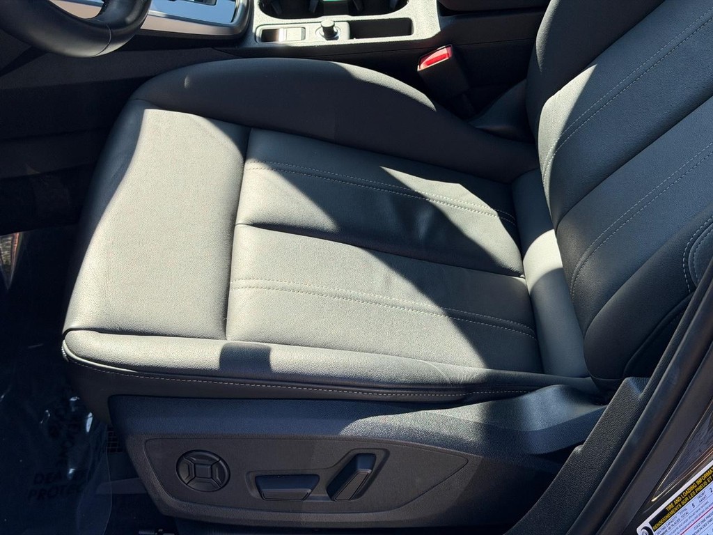 Audi A3 Vehicle Full-screen Gallery Image 23