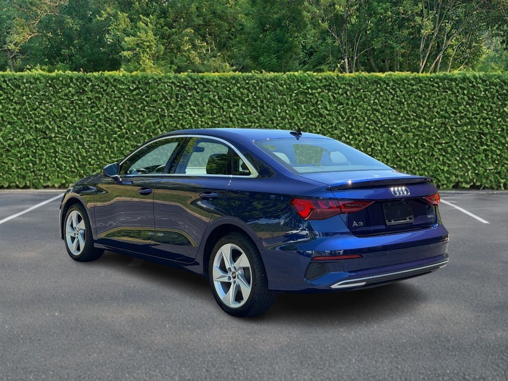 Audi A3 Vehicle Full-screen Gallery Image 06