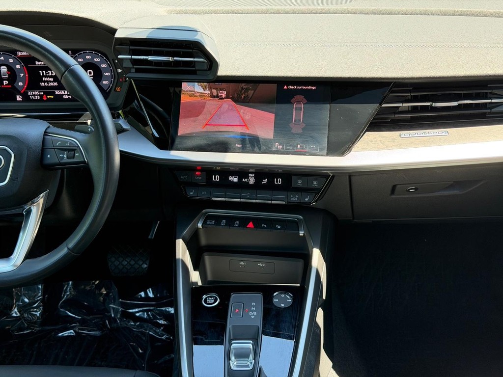 Audi A3 Vehicle Full-screen Gallery Image 13