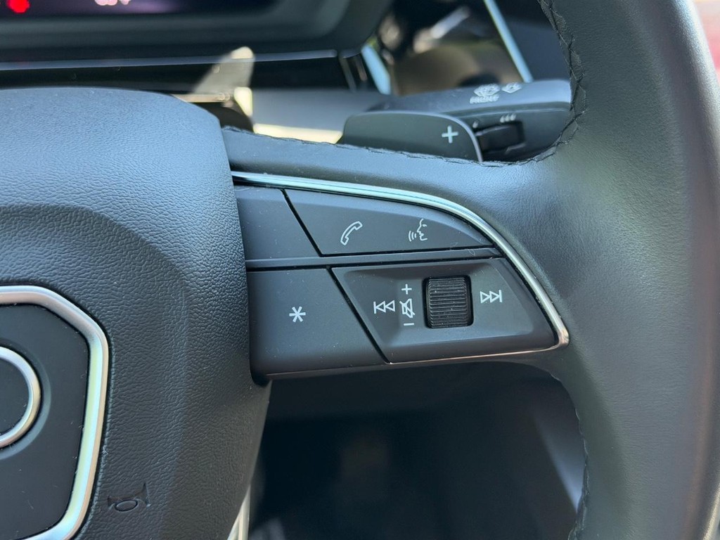 Audi A3 Vehicle Full-screen Gallery Image 18