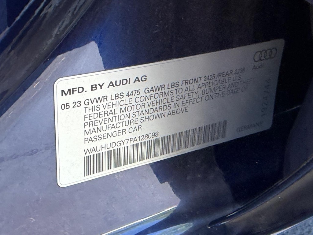 Audi A3 Vehicle Full-screen Gallery Image 24