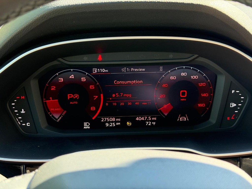 Audi Q3 Vehicle Full-screen Gallery Image 19