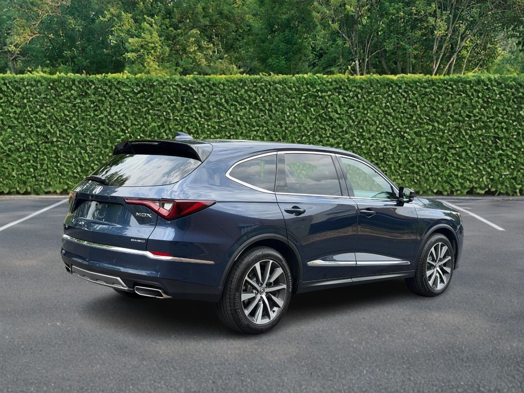 Acura MDX Vehicle Full-screen Gallery Image 03