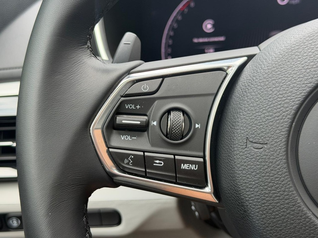 Acura MDX Vehicle Full-screen Gallery Image 18