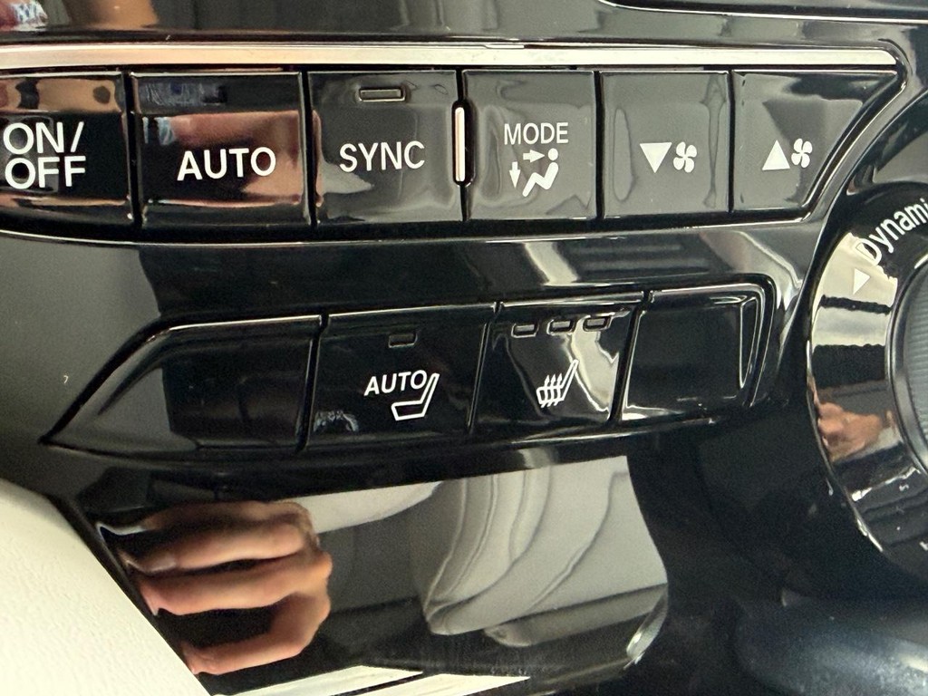 Acura MDX Vehicle Full-screen Gallery Image 23