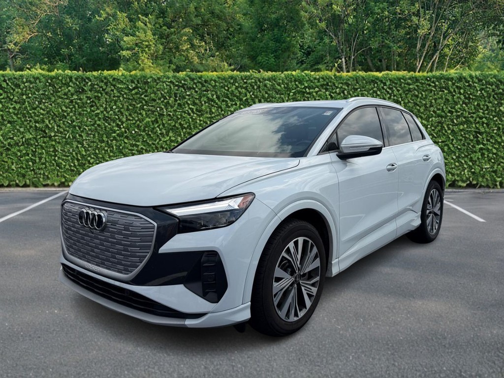 Audi Q4 e-tron Vehicle Full-screen Gallery Image 08