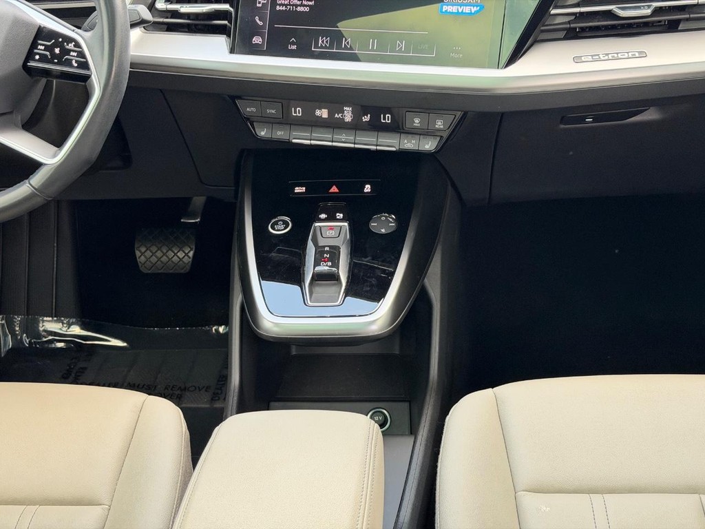 Audi Q4 e-tron Vehicle Full-screen Gallery Image 14