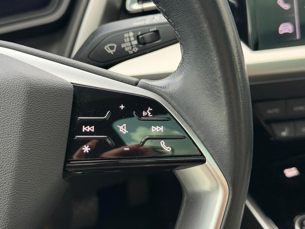 Audi Q4 e-tron Vehicle Full-screen Gallery Image 17