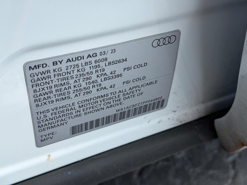 Audi Q4 e-tron Vehicle Full-screen Gallery Image 23