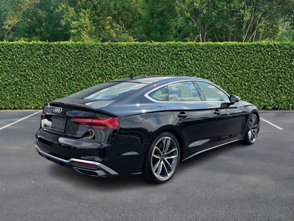 Audi A5 Sportback Vehicle Full-screen Gallery Image 03