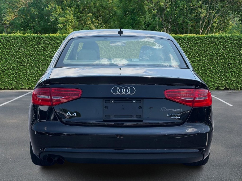Audi A4 Vehicle Full-screen Gallery Image 05